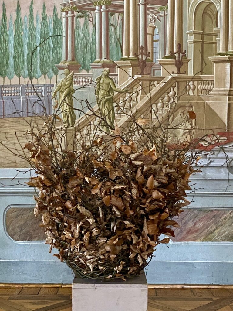 Objekt aus Gartenrückschnitt